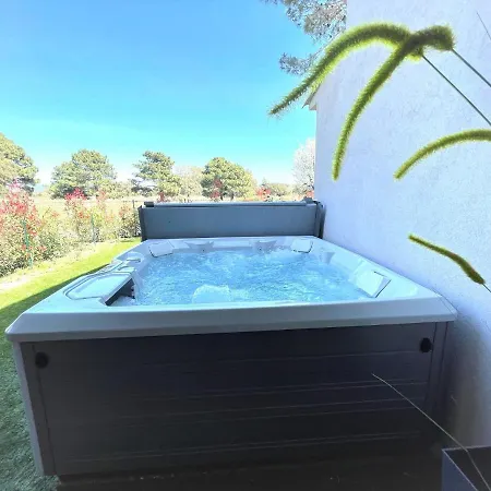 Jolie Avec Jacuzzi A 1km De La Plage De Cala Rossa Villa